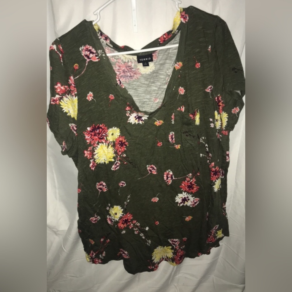 Floral T-shirt for women